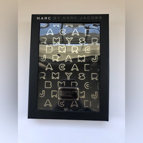Marc Jacobs iPad mini cover (NIB) - Picture 2 of 6